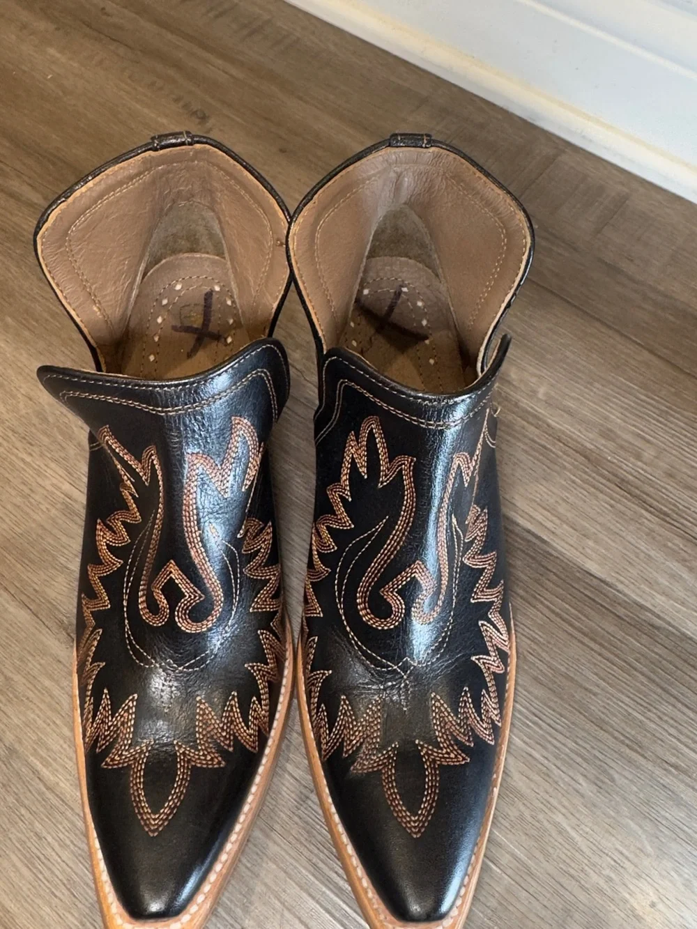 Ariat Dixon Brooklyn Black Leather Western Heeled Bootie Boots